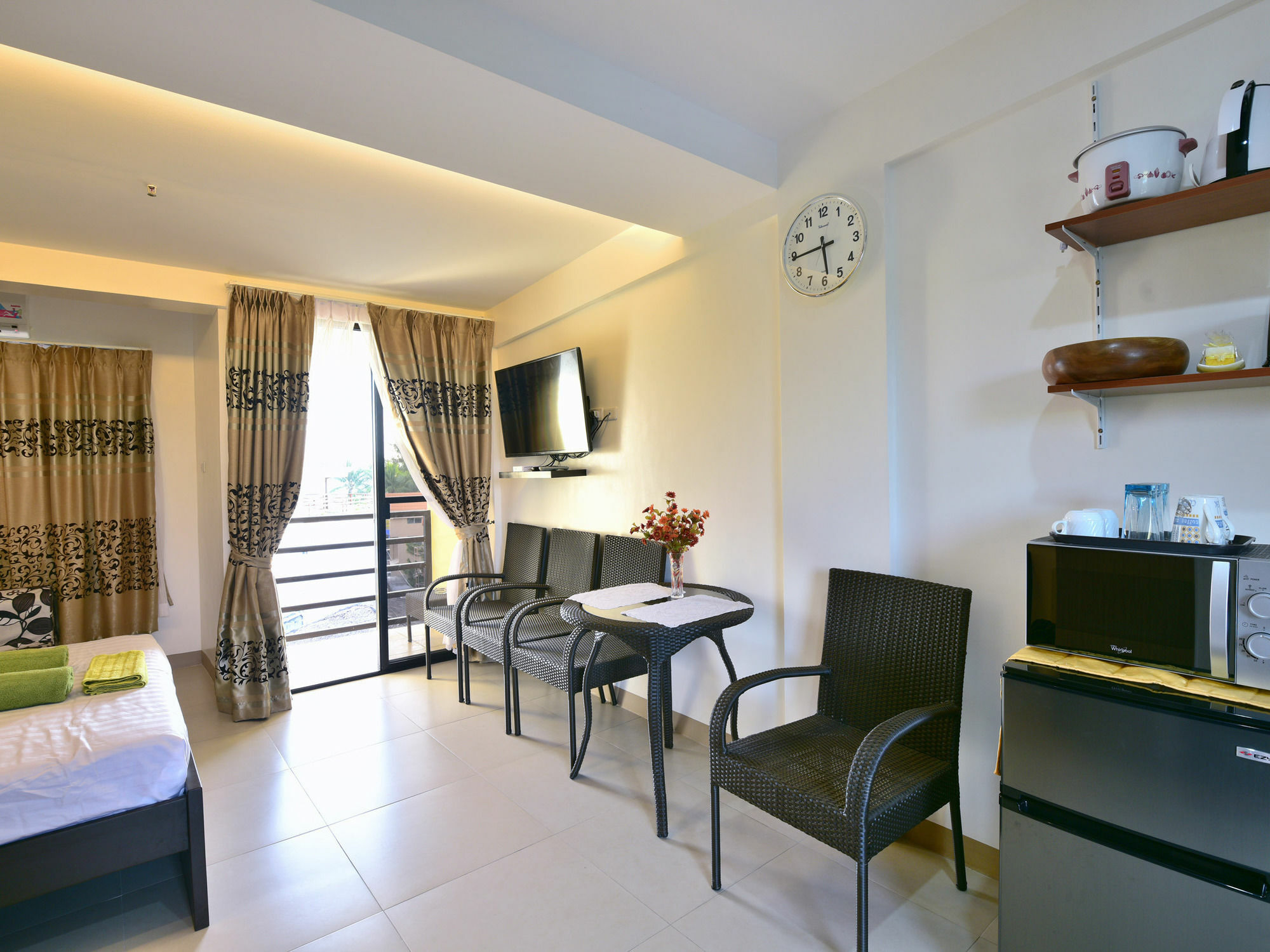 Anahaw Apartments Whitebeach Manoc-Manoc Εξωτερικό φωτογραφία